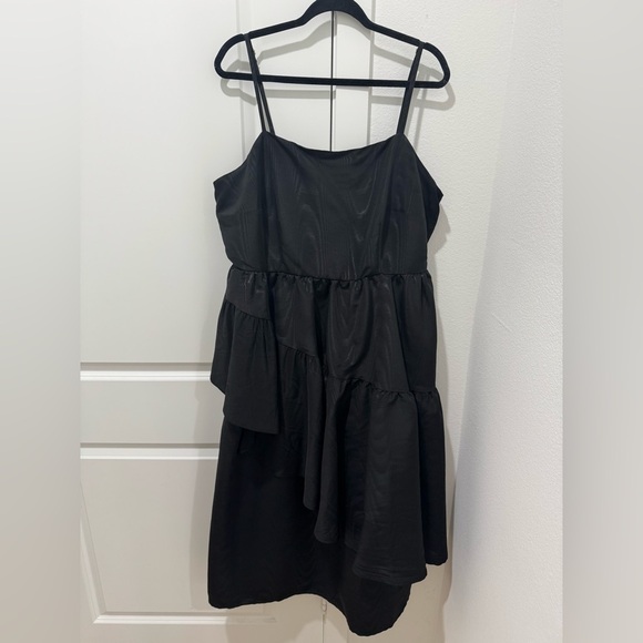 Kate Spade New York x Target NWT Black Asymmetrical Tiered Ruffle Midi Dress - Picture 4 of 7